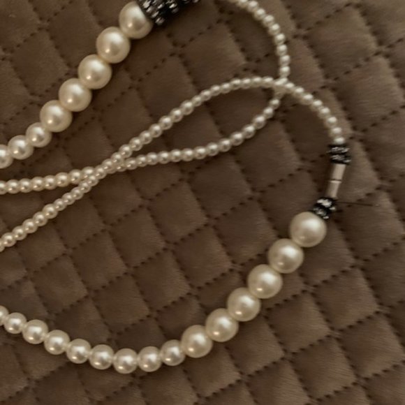 MILLIANNA Pearl and Crystal Long Deco Strand, NWOT - Picture 3 of 7